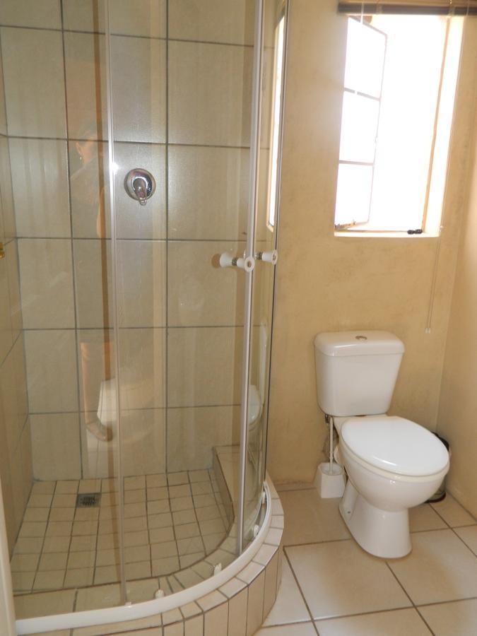 Guest House Gabby Klerksdorp Εξωτερικό φωτογραφία