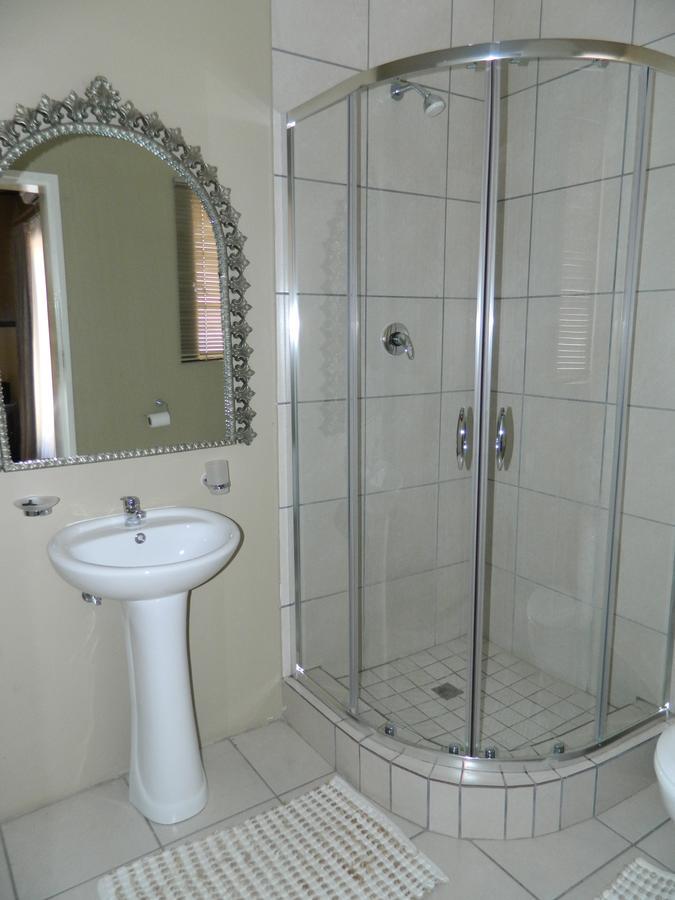 Guest House Gabby Klerksdorp Εξωτερικό φωτογραφία