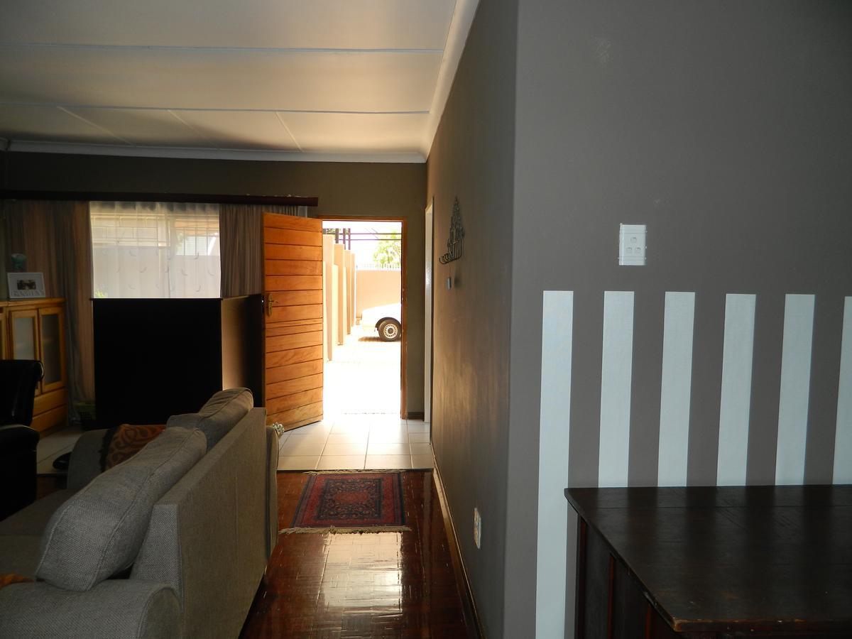Guest House Gabby Klerksdorp Εξωτερικό φωτογραφία